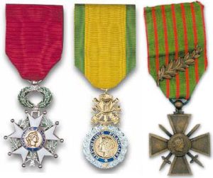 Médailles Décorations Militaires, Croix de Guerre, médailles pendantes